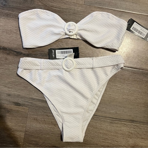 NWT white Ring bandeau Belted Bikini Set - Picture 1 of 6